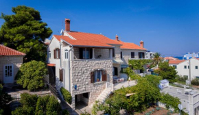  Apartments by the sea Postira, Brac - 6053  Постира